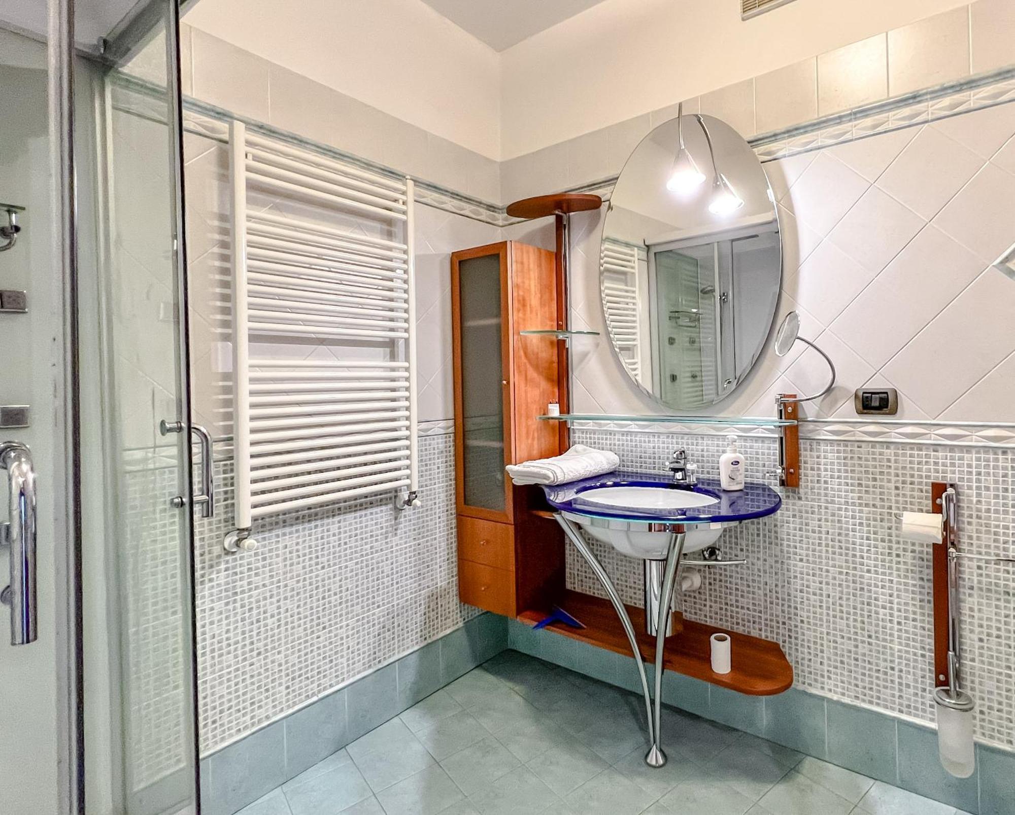 Wonderful House Apartment Savona Bagian luar foto